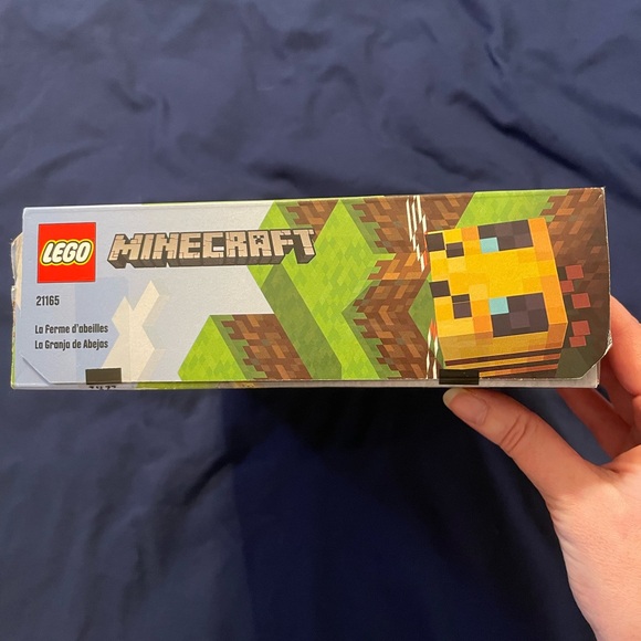 LEGO Minecraft The Bee Farm - new unopened box - Picture 4 of 7